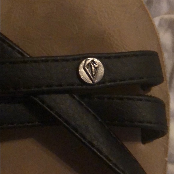Volcom sandals - Picture 2 of 5